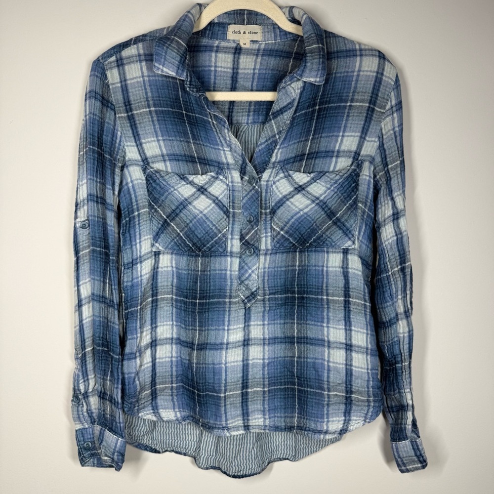 Cloth & Stone Blue and White Plaid Button Down Shirt